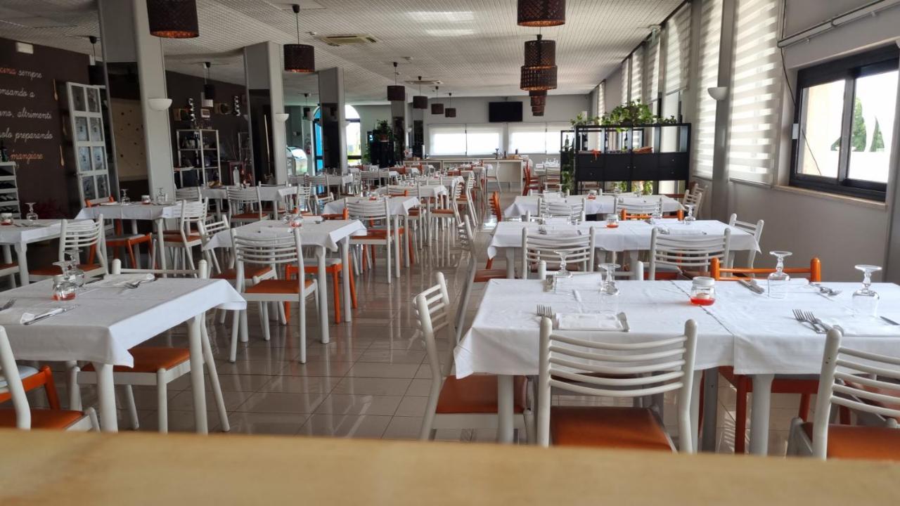 מטאפונטו Hotel Palatinum מראה חיצוני תמונה