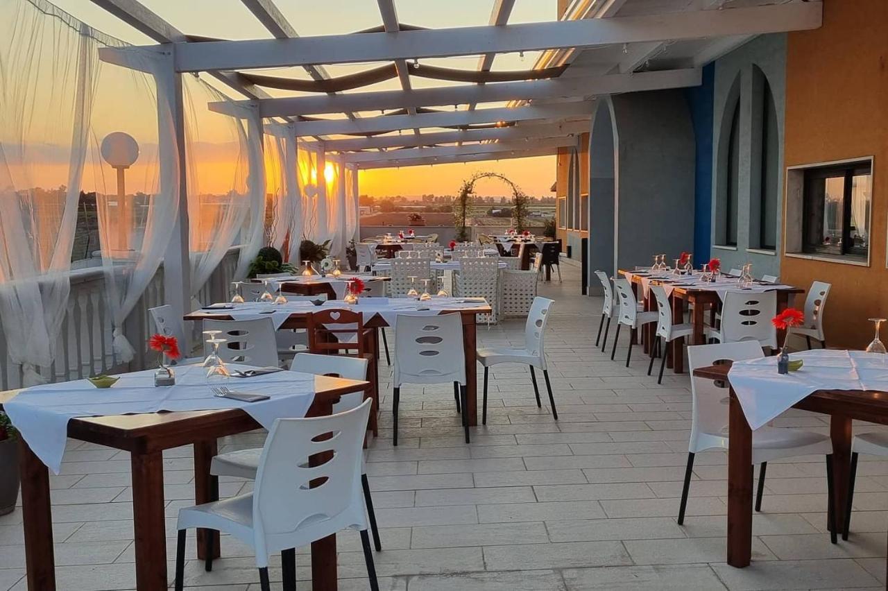 מטאפונטו Hotel Palatinum מראה חיצוני תמונה