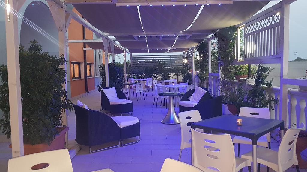 מטאפונטו Hotel Palatinum מראה חיצוני תמונה